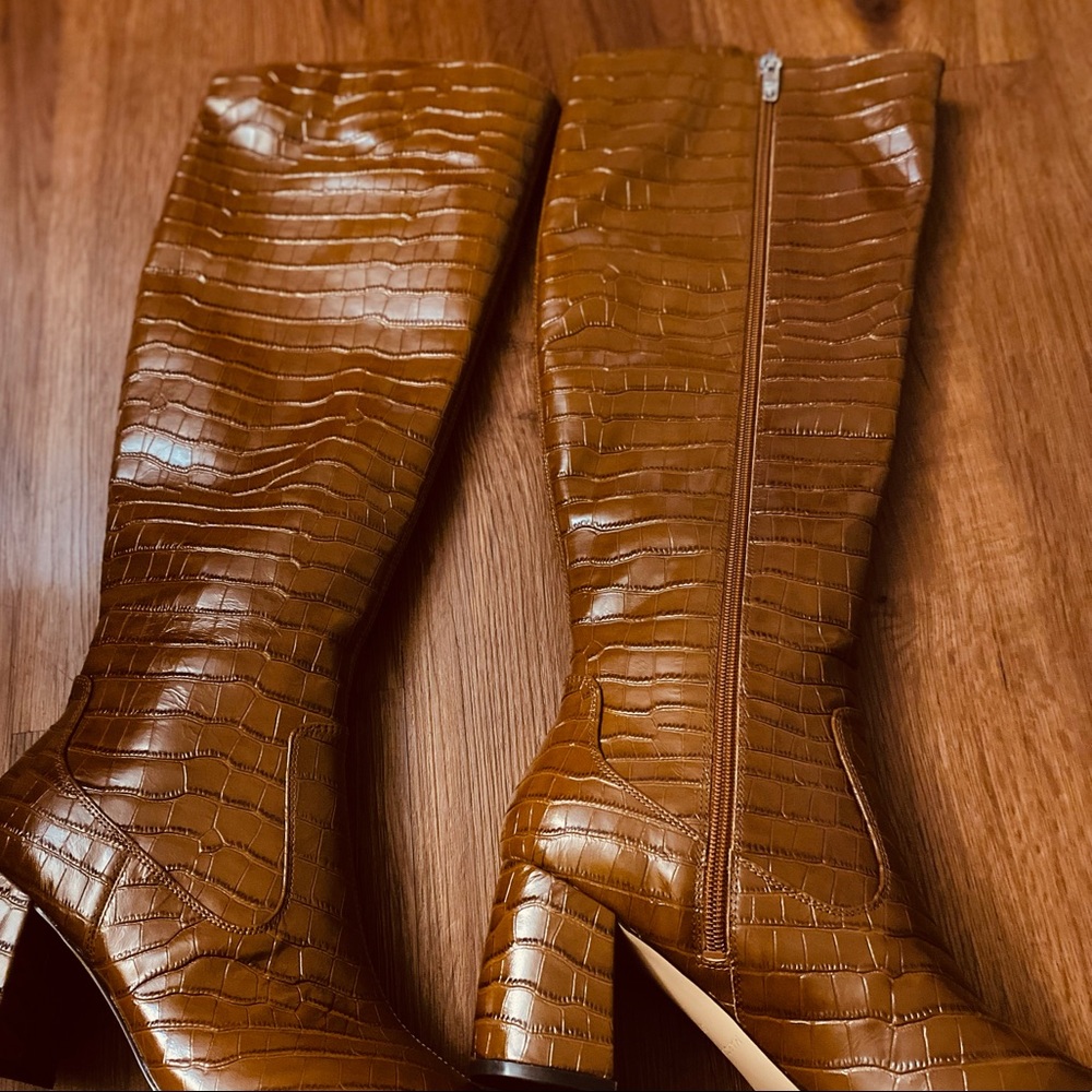 Amazing beautiful knee boots,fashionable shoes